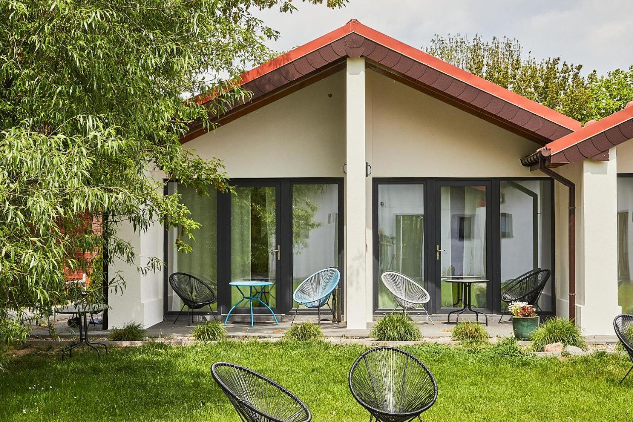 Villa Sadova Park Ślesin Exterior foto